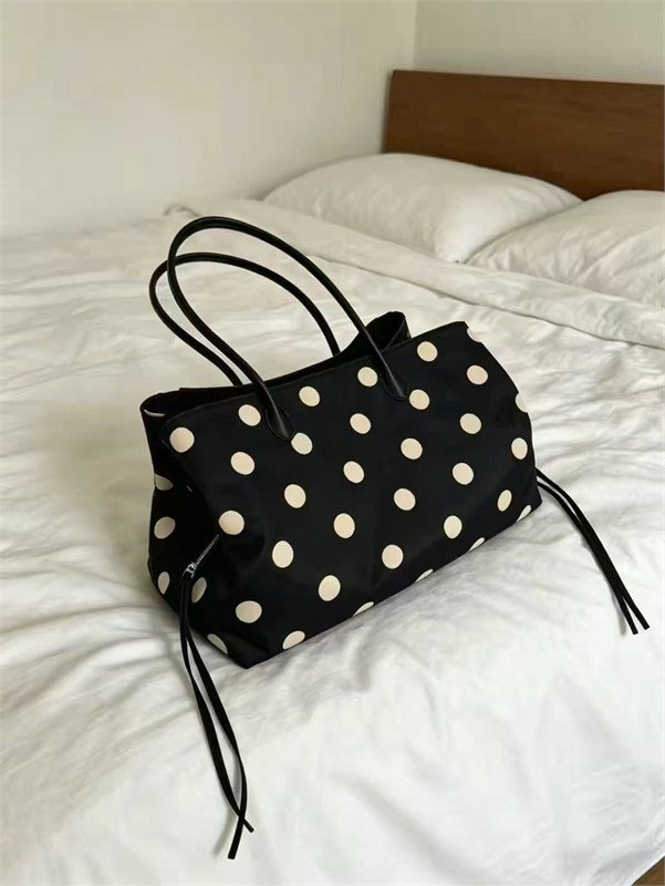 Cemplung Black Polka Big